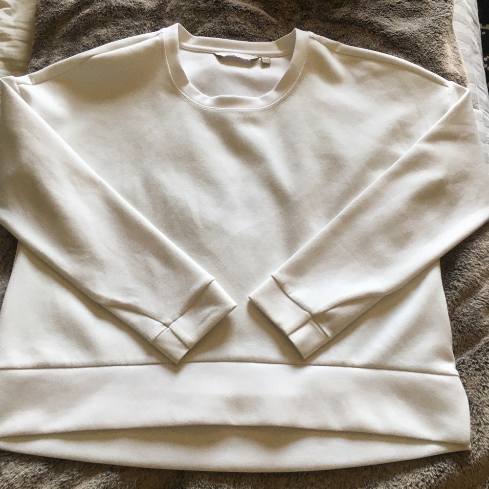 Athleta Medium crop crew shirt